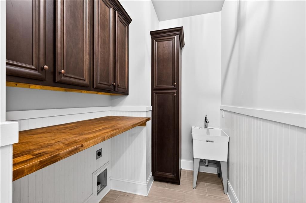 3446 Cochise Drive SE