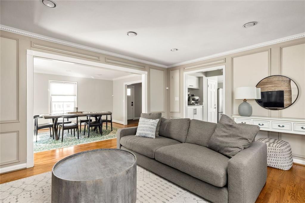 1095 Churchill Downs Road NE