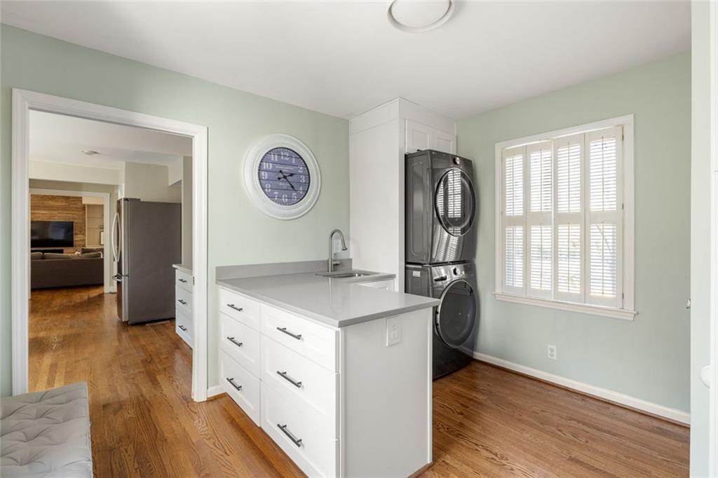 1095 Churchill Downs Road NE