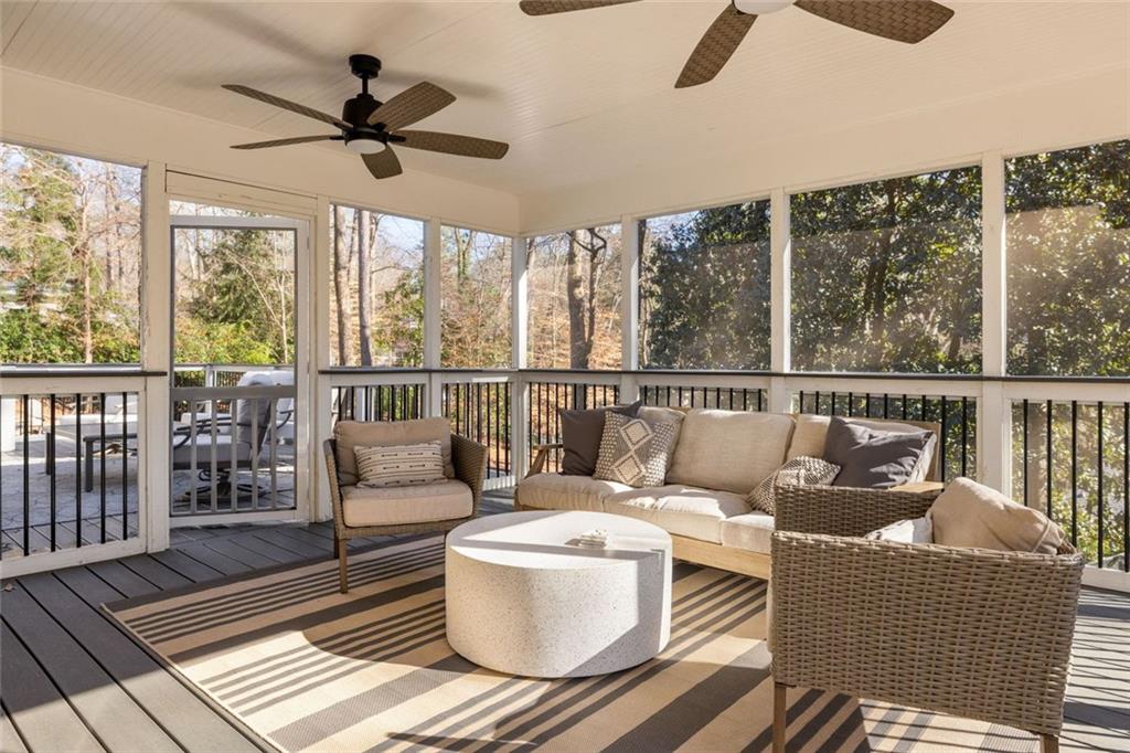 1095 Churchill Downs Road NE