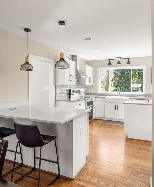 1095 Churchill Downs Road NE