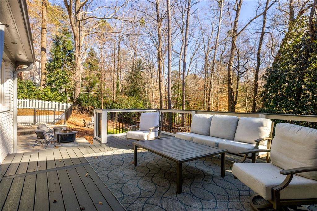 1095 Churchill Downs Road NE