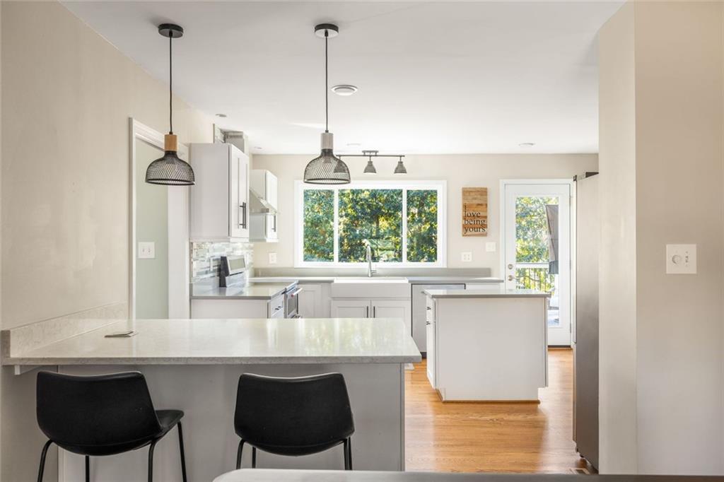 1095 Churchill Downs Road NE