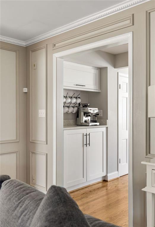 1095 Churchill Downs Road NE