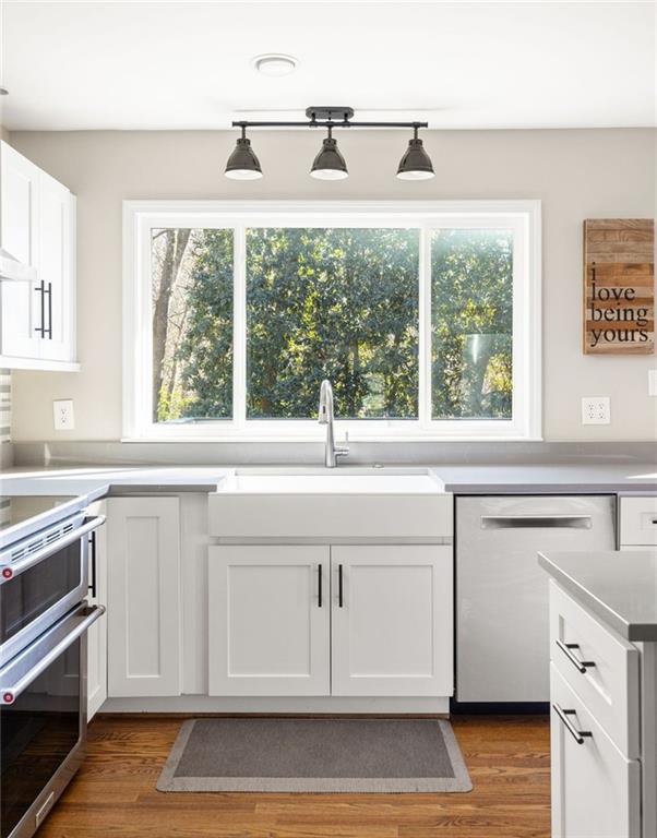 1095 Churchill Downs Road NE