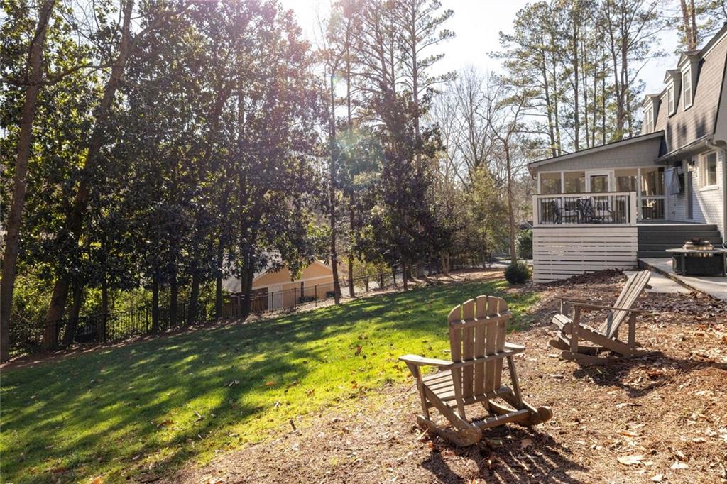 1095 Churchill Downs Road NE