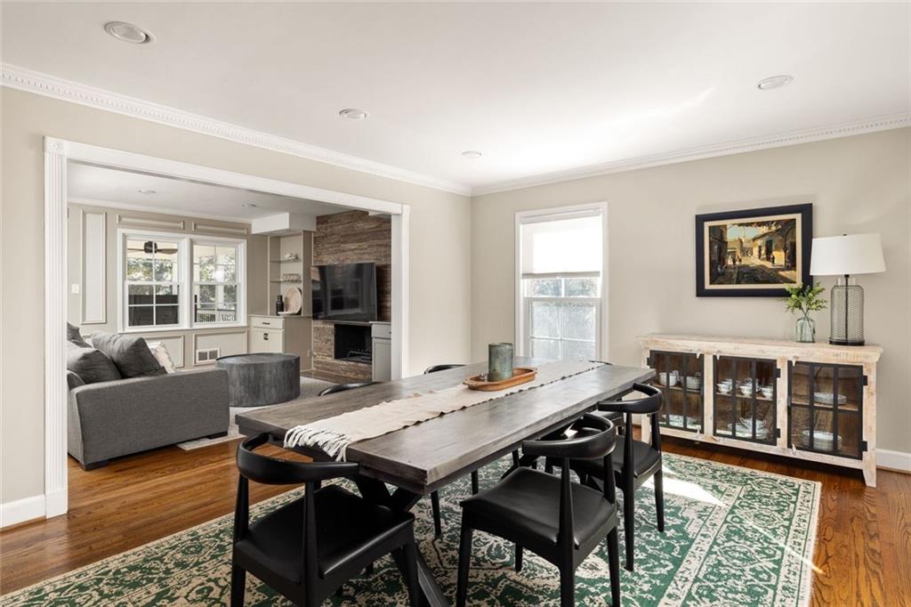 1095 Churchill Downs Road NE