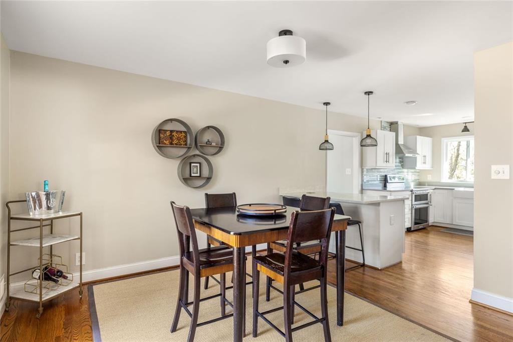 1095 Churchill Downs Road NE