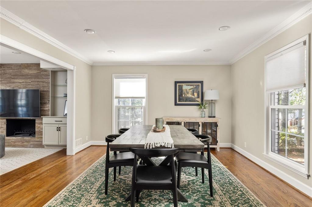 1095 Churchill Downs Road NE