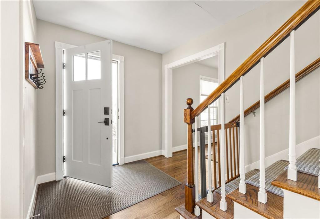 1095 Churchill Downs Road NE