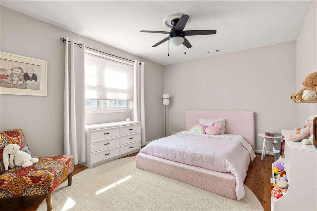 1095 Churchill Downs Road NE