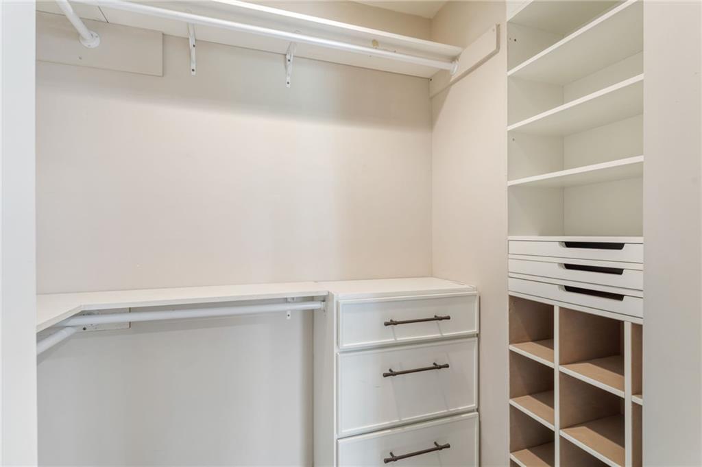 31 Paces West Place NW