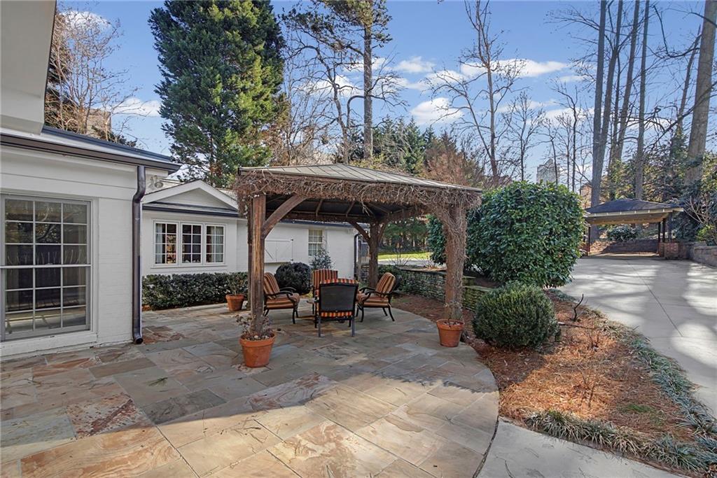 3819 N Stratford Road NE