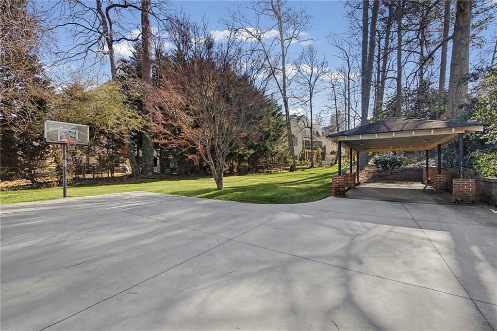 3819 N Stratford Road NE