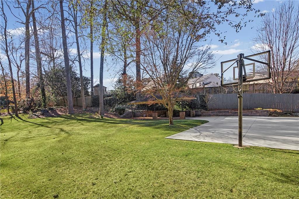 3819 N Stratford Road NE