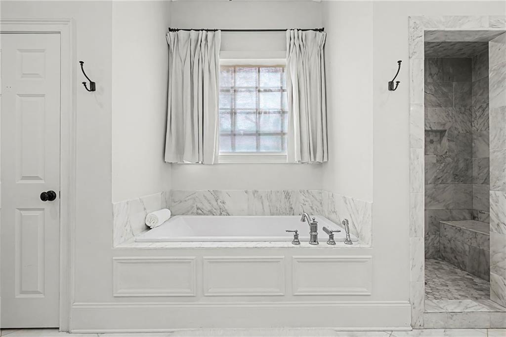 3819 N Stratford Road NE