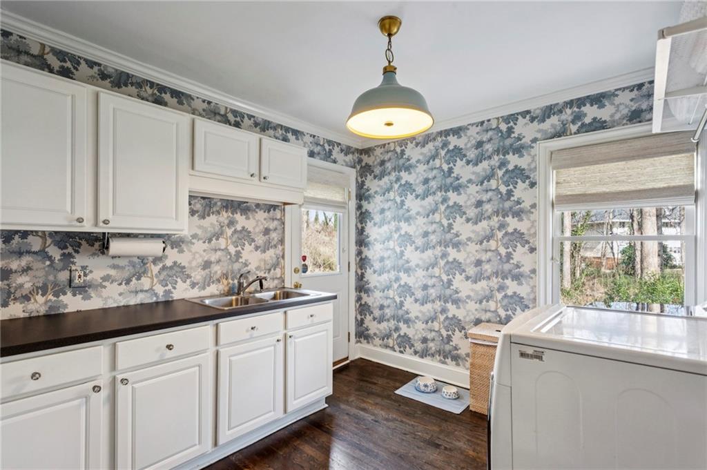 3000 Saint Annes Lane NW