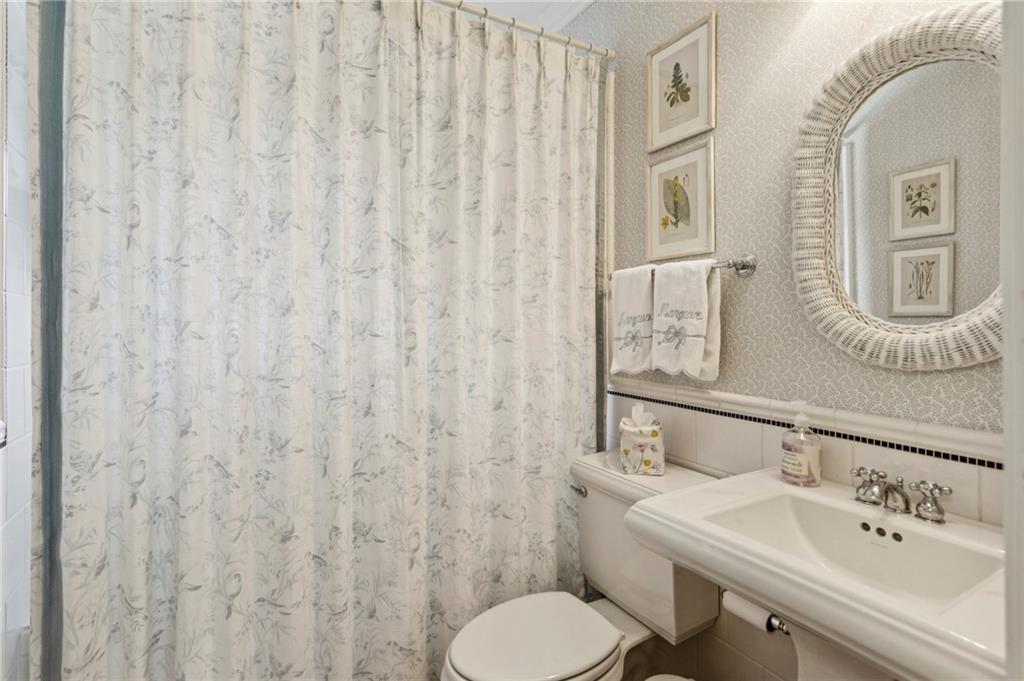 3000 Saint Annes Lane NW