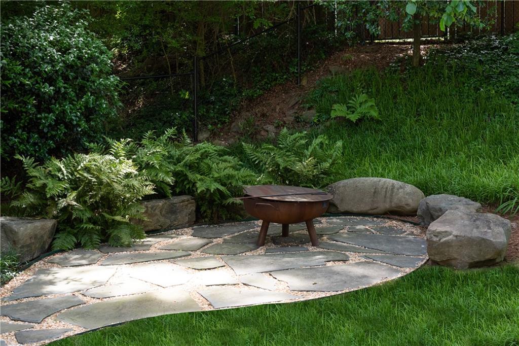 3000 Saint Annes Lane NW