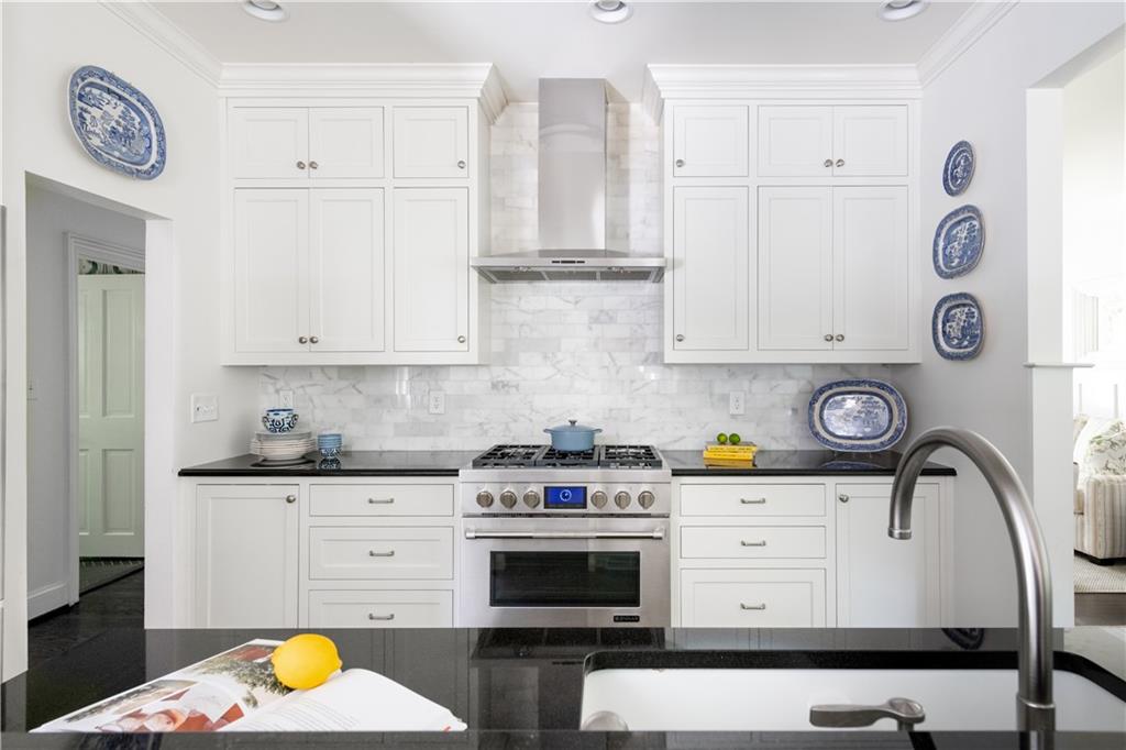 3000 Saint Annes Lane NW