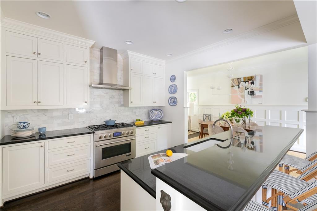 3000 Saint Annes Lane NW