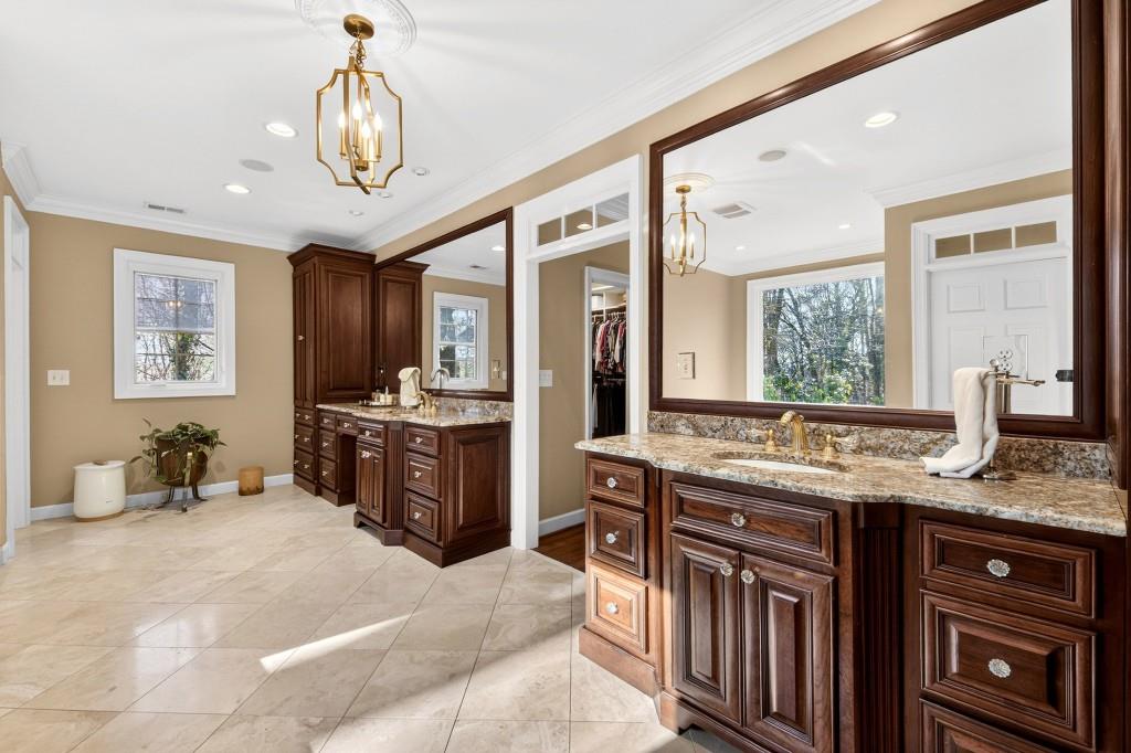 8 River Park Drive