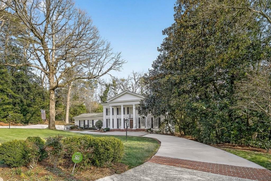 8 River Park Drive