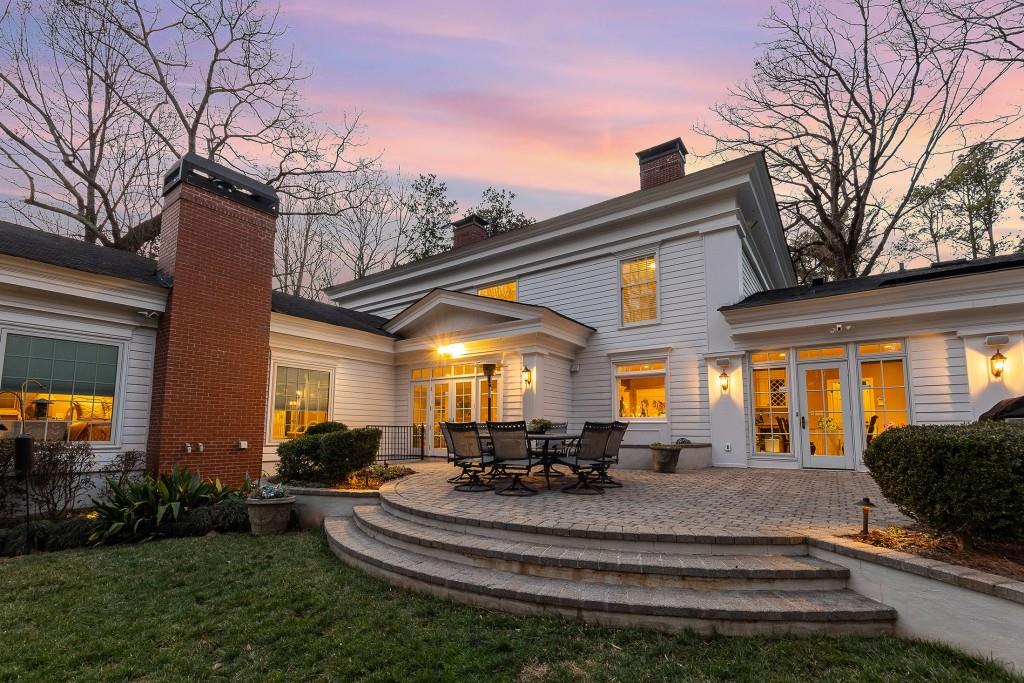 8 River Park Drive