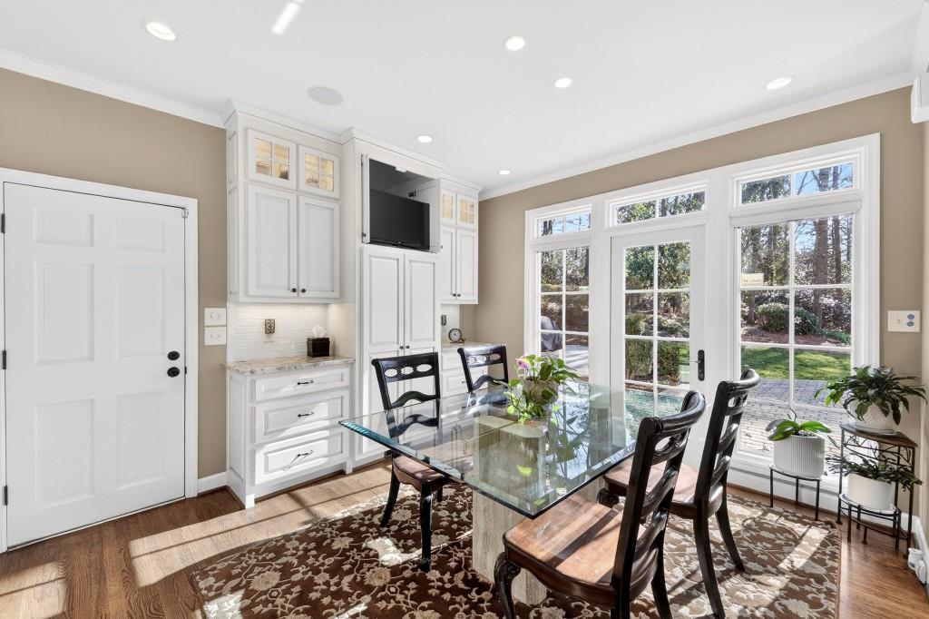 8 River Park Drive