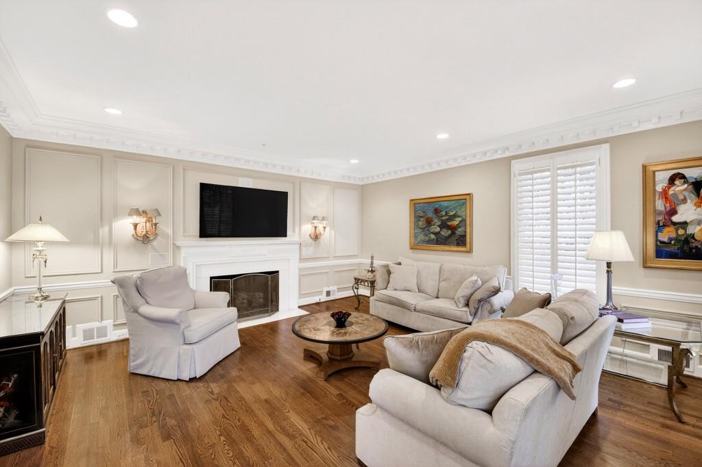 8 River Park Drive