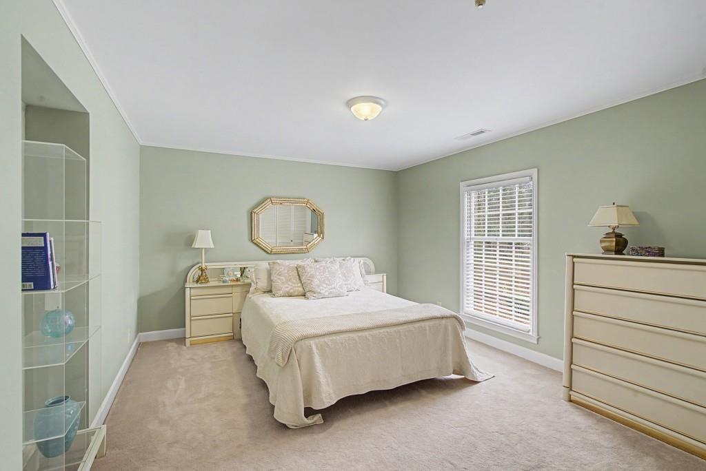 8 River Park Drive