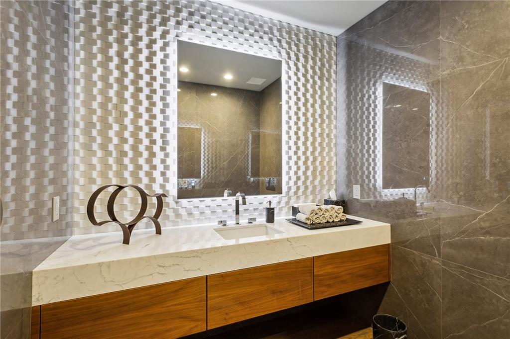 2525 Peachtree Road NE Unit 32