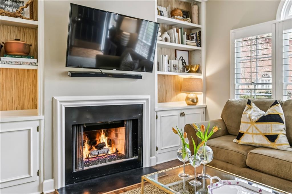 12 Honour Avenue NW Unit 9