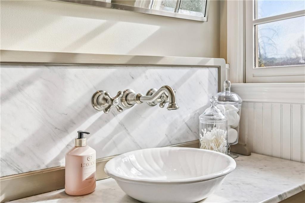 12 Honour Avenue NW Unit 9