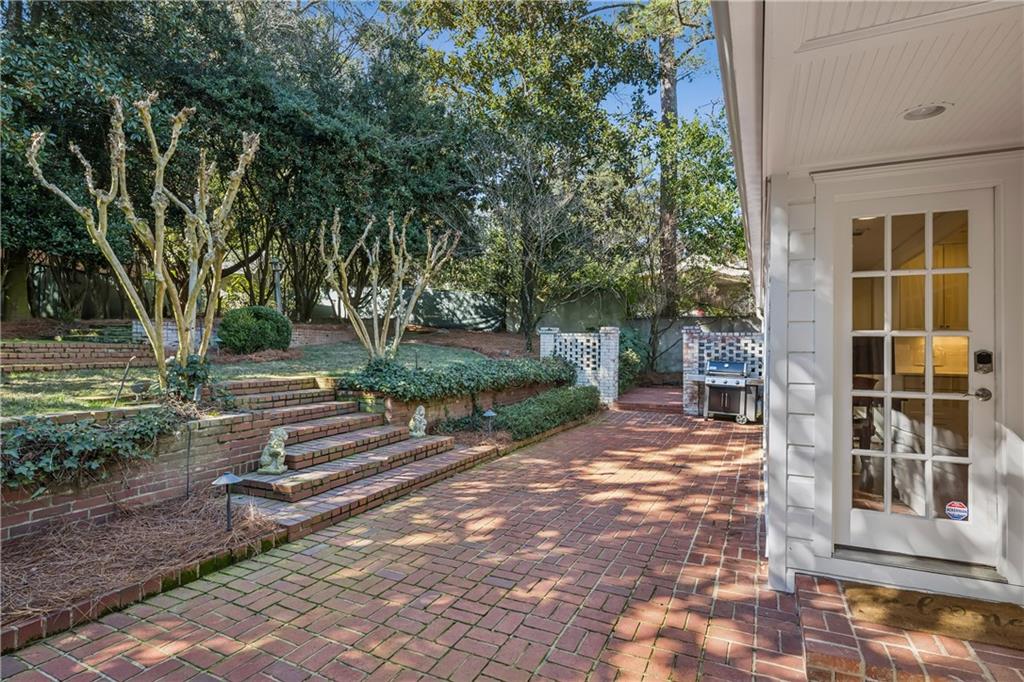 859 Stovall Boulevard NE