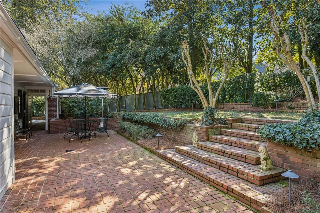 859 Stovall Boulevard NE