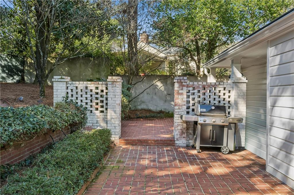 859 Stovall Boulevard NE