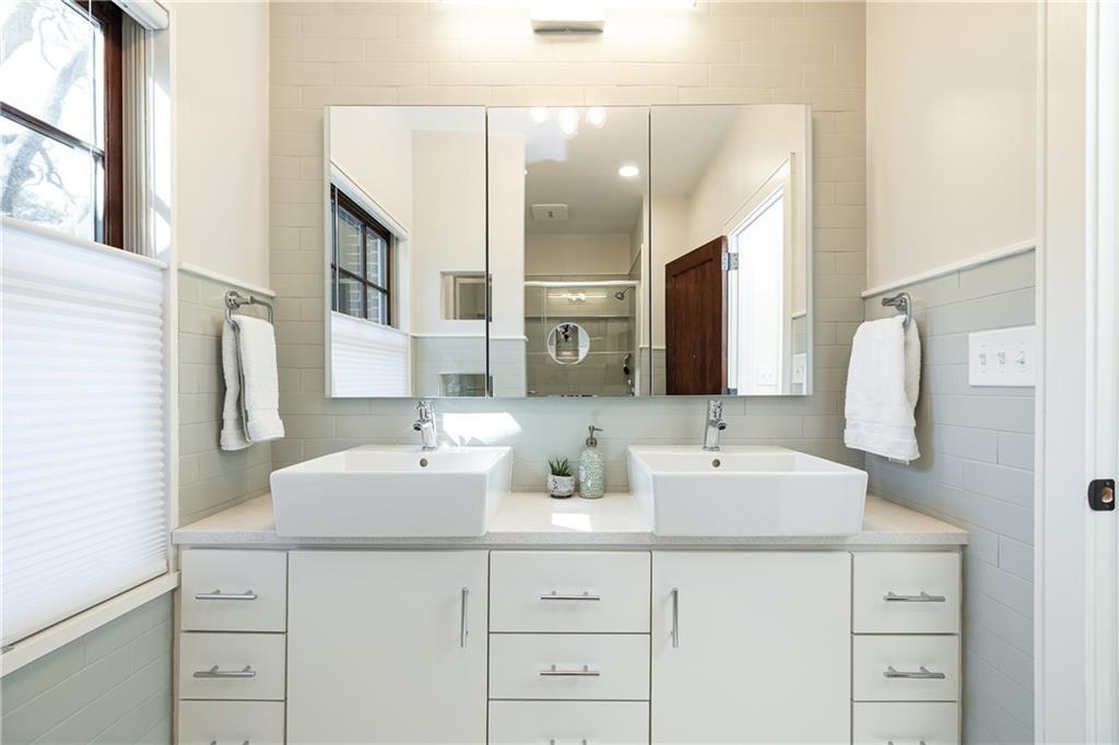 2653 Sharondale Circle NE