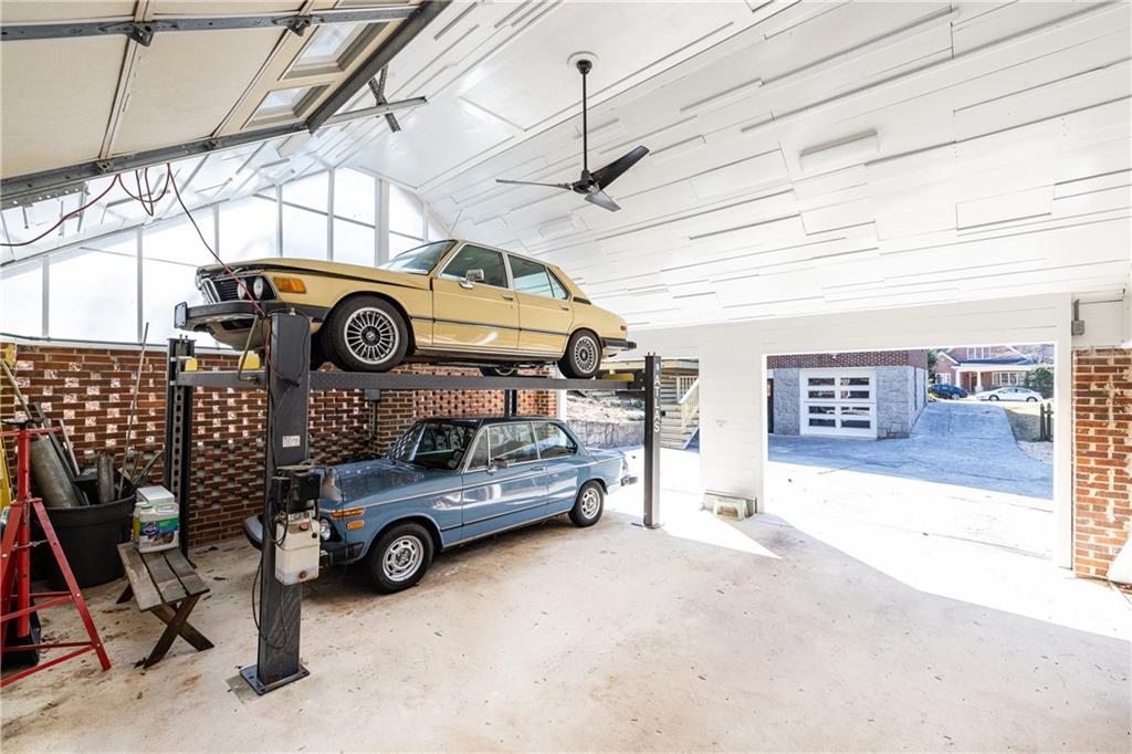 2653 Sharondale Circle NE