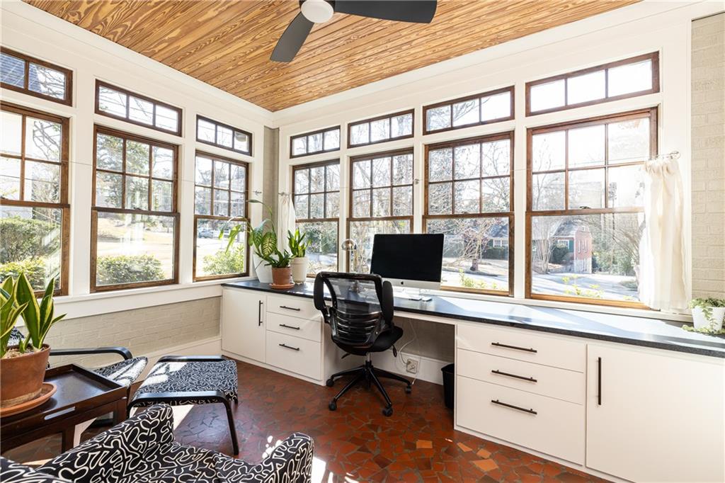 2653 Sharondale Circle NE