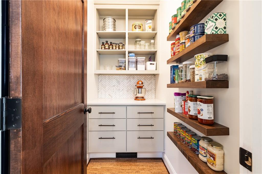 2653 Sharondale Circle NE