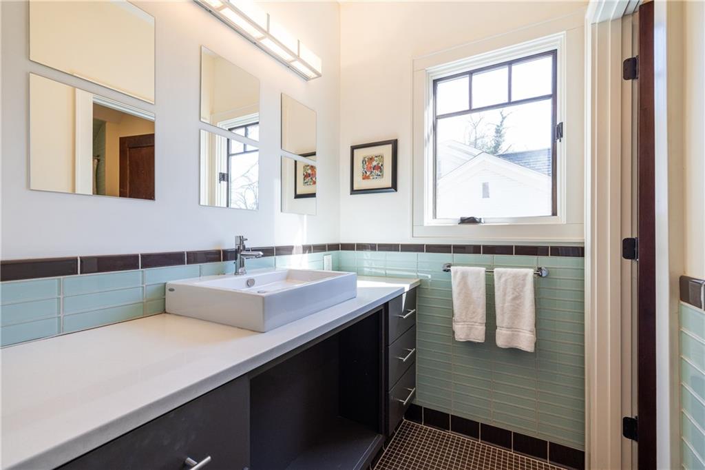 2653 Sharondale Circle NE