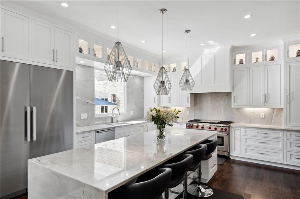 4141 Valley Creek Drive SE