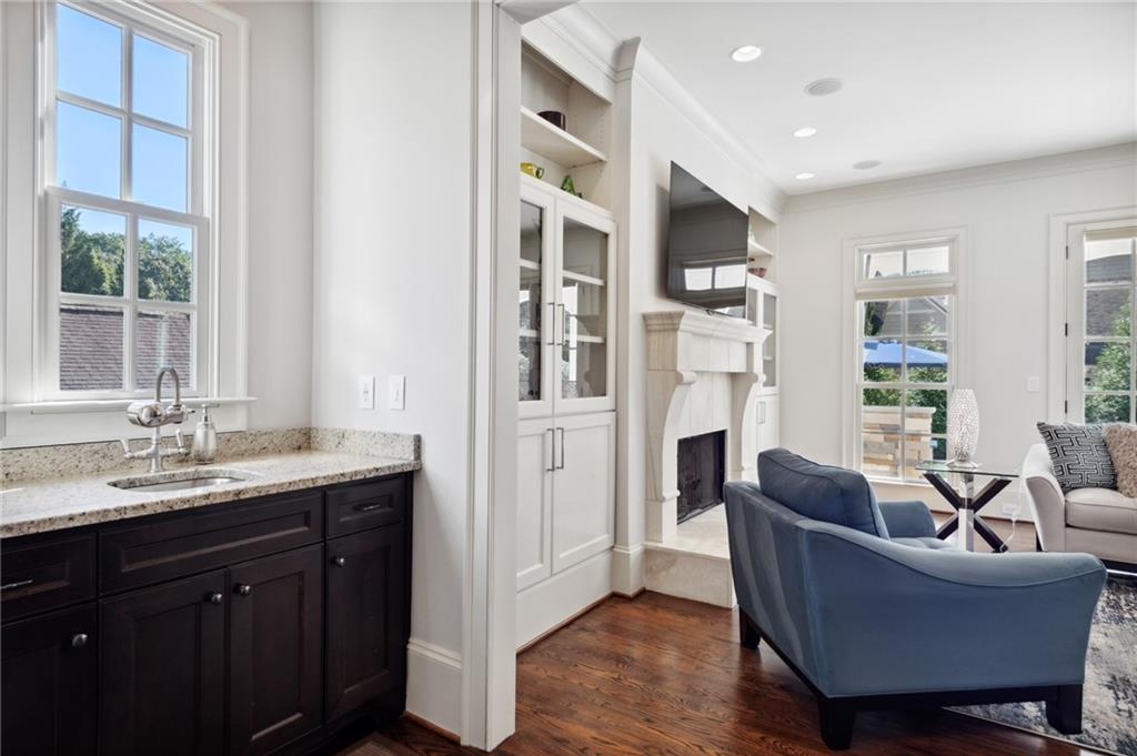 4141 Valley Creek Drive SE