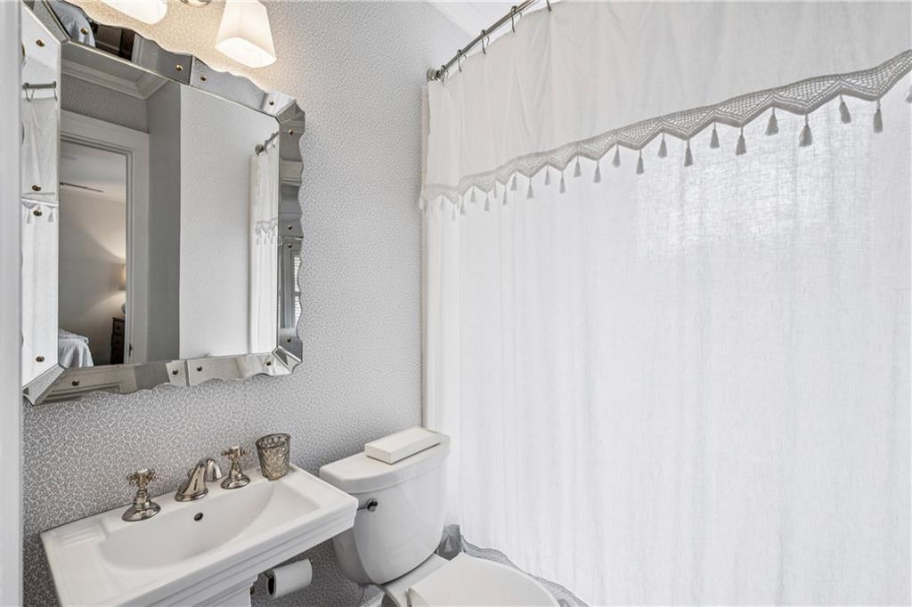 3905 Peachtree Dunwoody Road NE