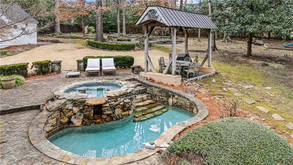 3905 Peachtree Dunwoody Road NE