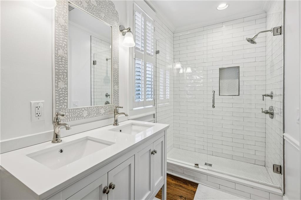 3905 Peachtree Dunwoody Road NE