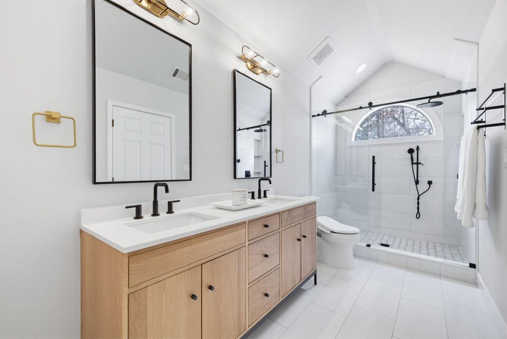 2460 Oostanaula Drive