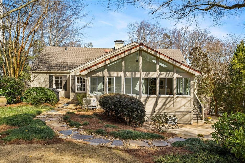 840 Woodley Drive NW