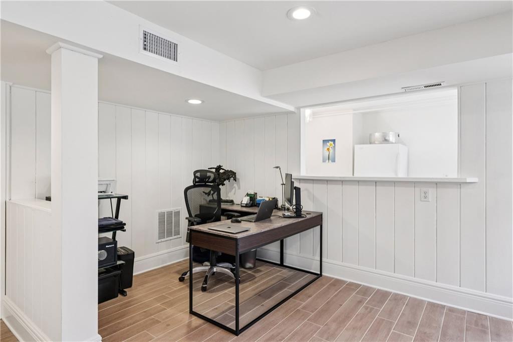 840 Woodley Drive NW